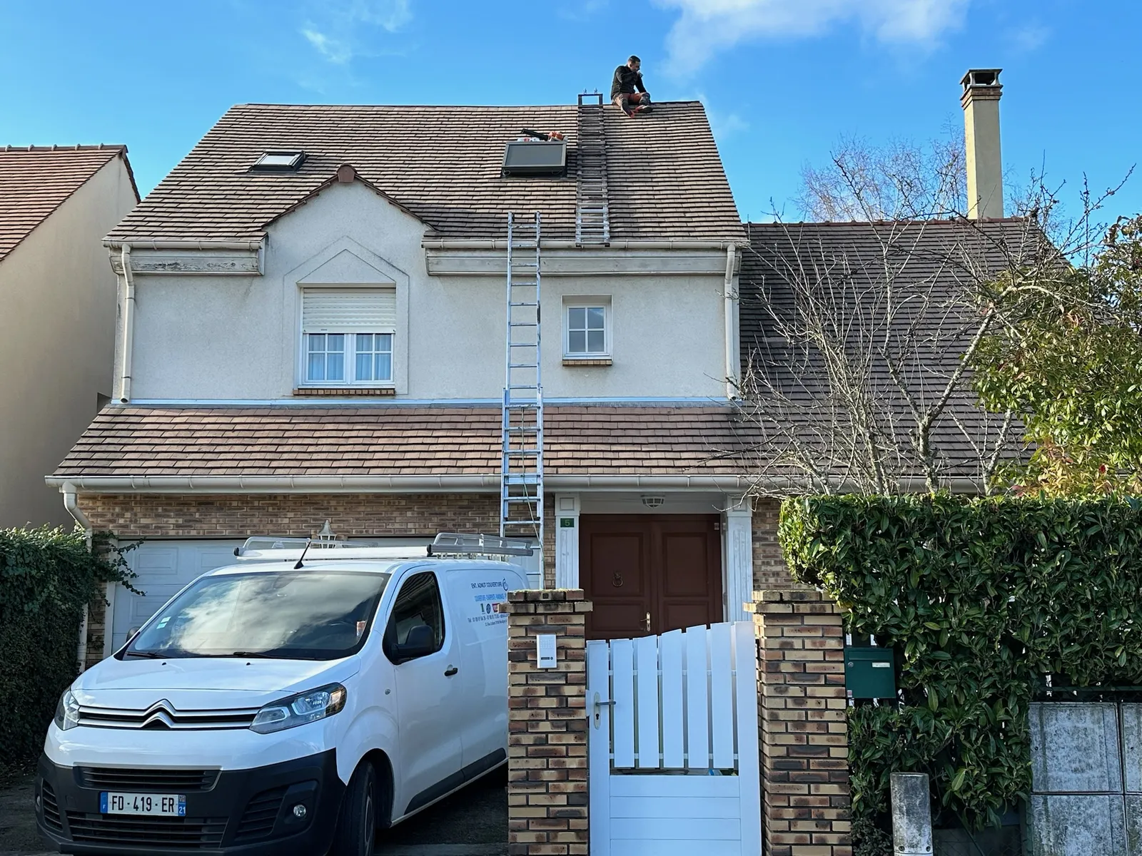 Couvreur Adnot sur une toiture dans les Yvelines