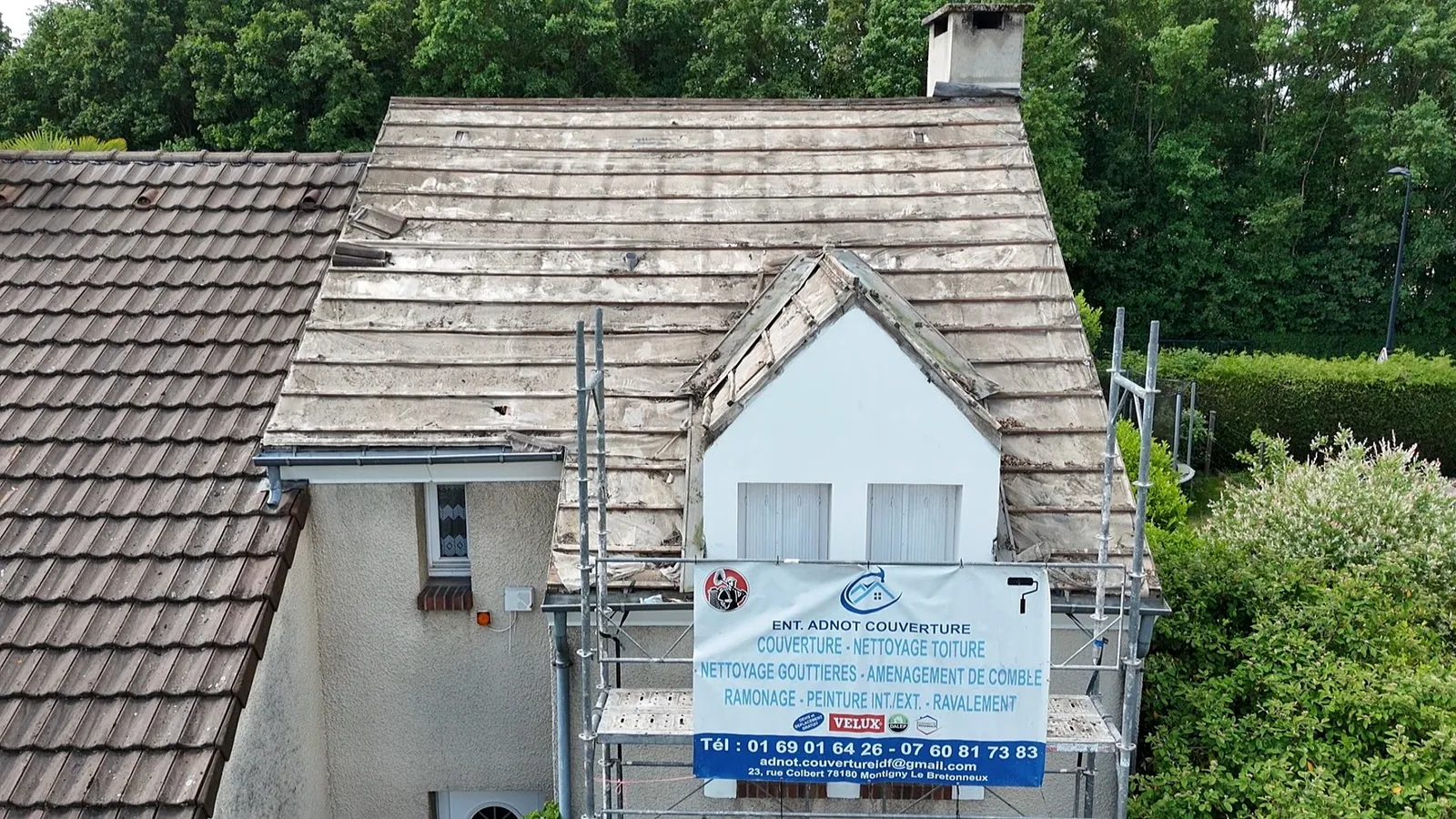 Chantier de couverture vu du ciel — Yvelines (78)